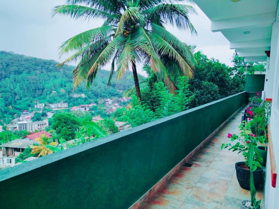 Hotel Mountain View à Kandy Extérieur photo