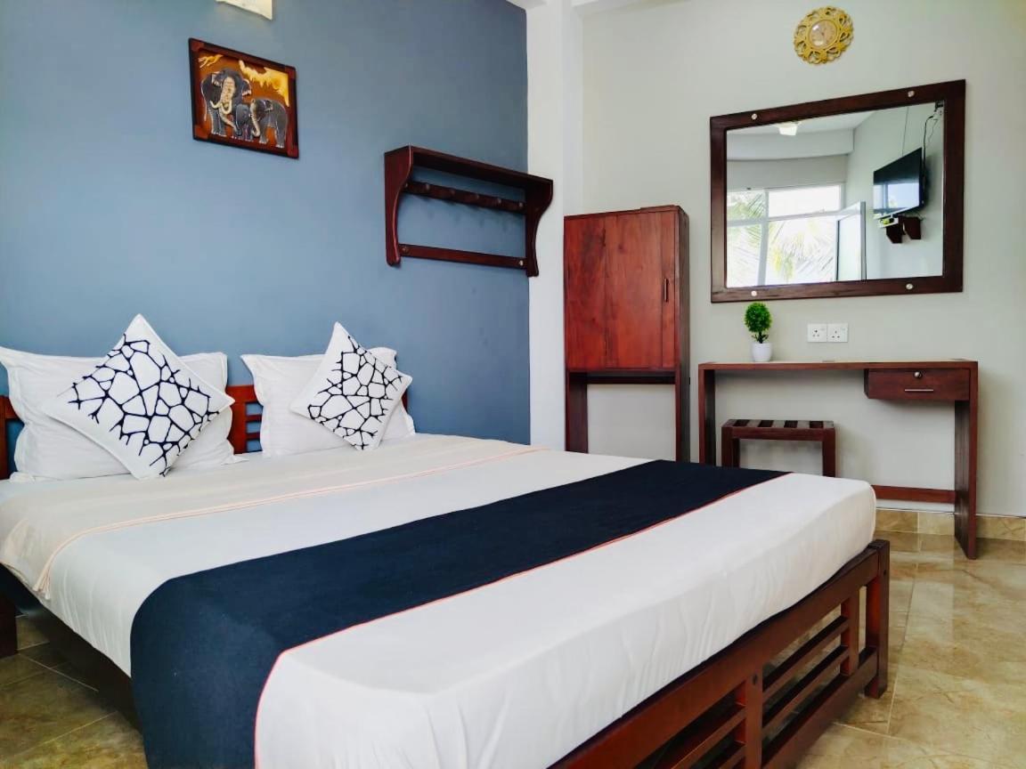 Hotel Mountain View à Kandy Extérieur photo