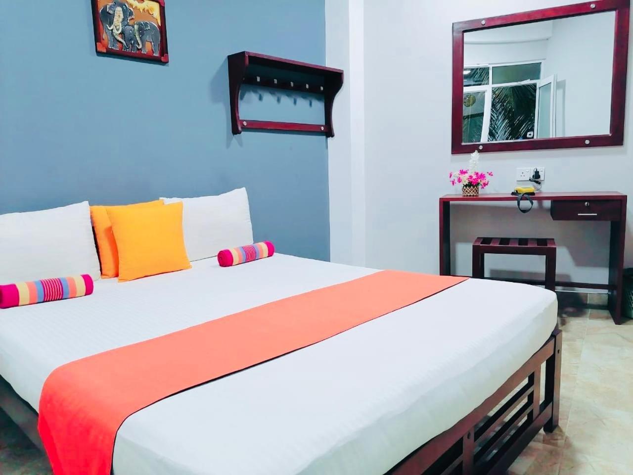 Hotel Mountain View à Kandy Extérieur photo